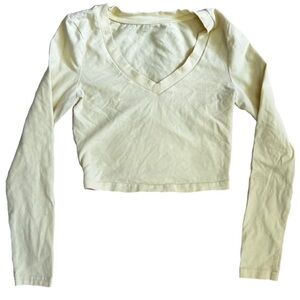 Yellow Crop-Top Long Sleeve
in perfect condition 
 Size small